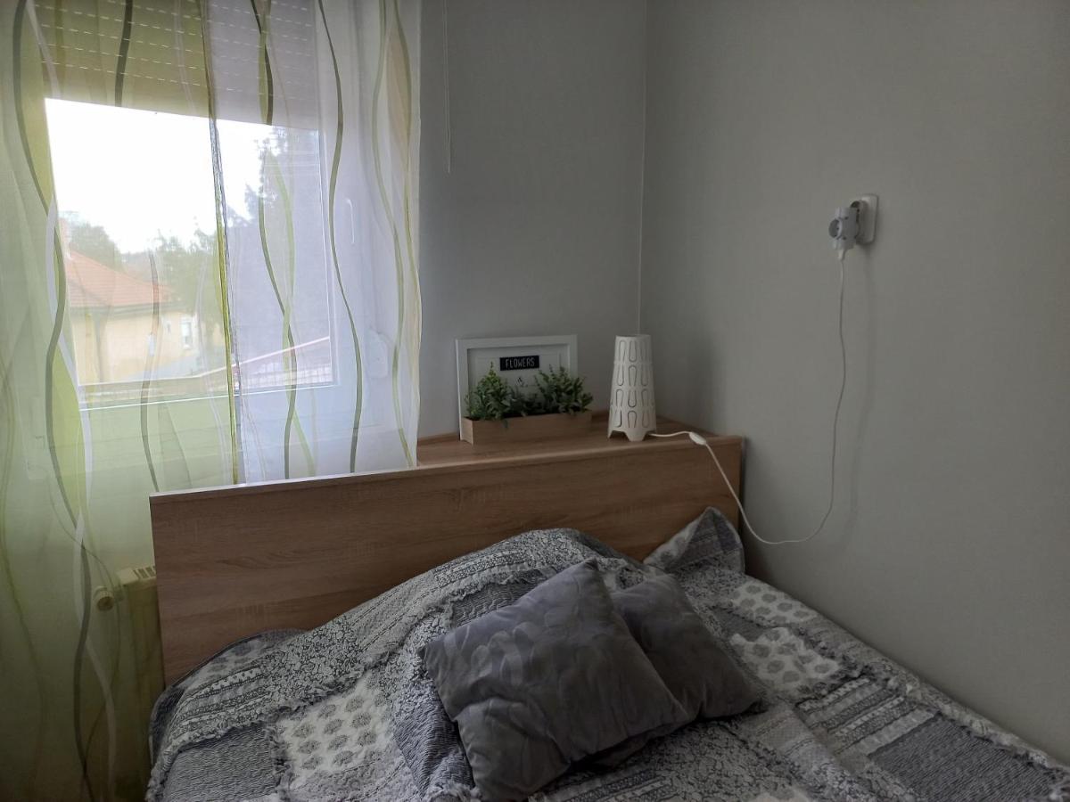 Berik Apartman Печ Екстер'єр фото